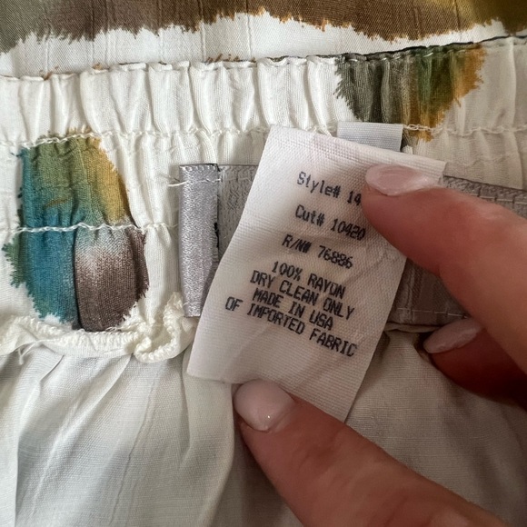 Dorothy Shoelen - Skirt / Cropped Jacket Set - Picture 10 of 12